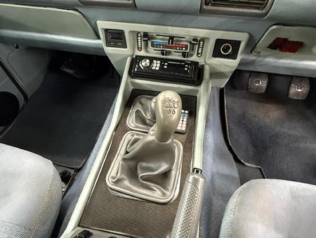 1992-Land-Rover-Discovery-V8i_8