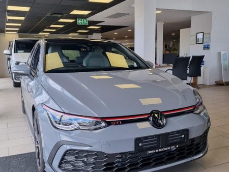 2025-Volkswagen-Golf-8-GTI-20-TSI-Auto_1