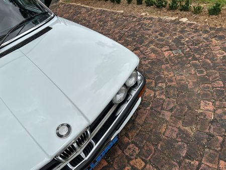 1982-BMW-5-Series-518i_9
