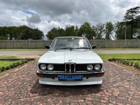 1982-BMW-5-Series-518i_1