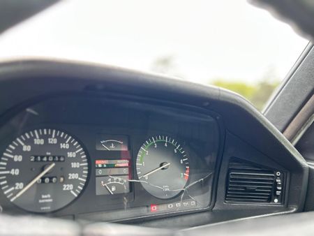 1982-BMW-5-Series-518i_19