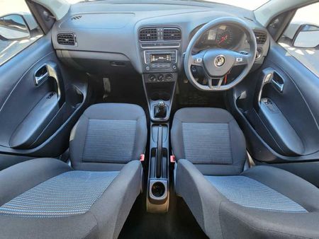 2023-Volkswagen-Polo-Vivo-14-Comfortline-5-dr_9