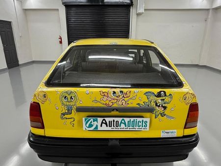 1990-Opel-Kadett-16-GLS_2