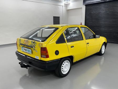 1990-Opel-Kadett-16-GLS_5