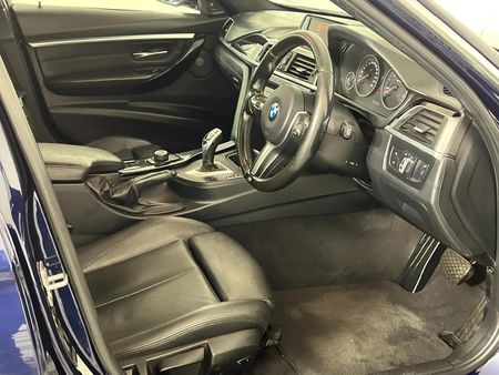 2016-BMW-3-Series-320i-40-Year-Edition-Auto_9