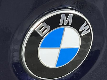 2016-BMW-3-Series-320i-40-Year-Edition-Auto_11