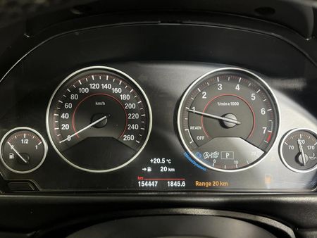 2016-BMW-3-Series-320i-40-Year-Edition-Auto_2