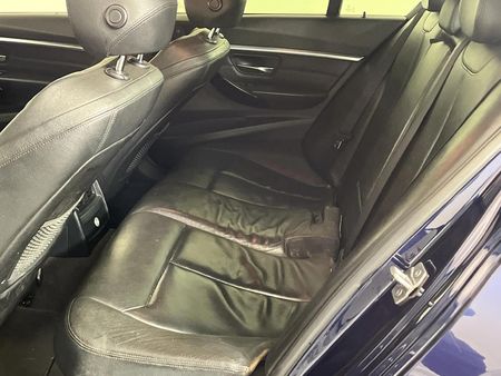 2016-BMW-3-Series-320i-40-Year-Edition-Auto_3