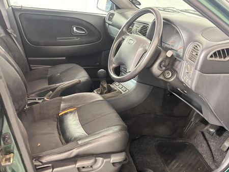 2000-Volvo-S40-20_9