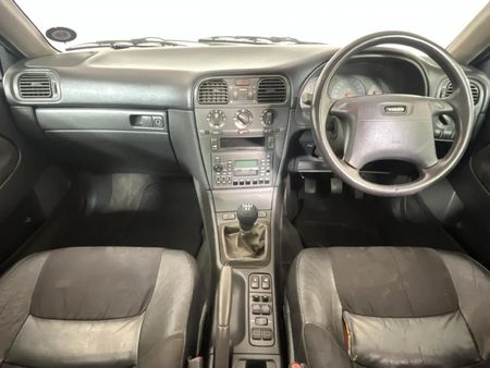 2000-Volvo-S40-20_1