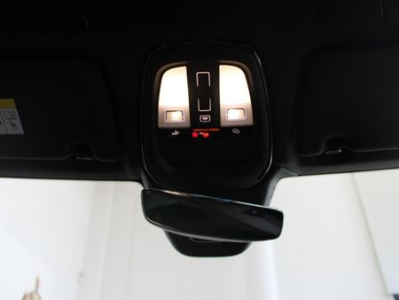 2025-Volvo-XC60-T8-Twin-Engine-Ultimate-Dark-AWD_15