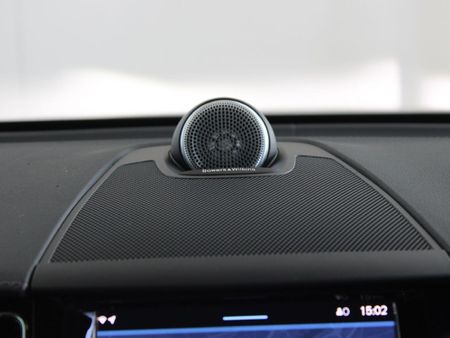 2025-Volvo-XC60-T8-Twin-Engine-Ultimate-Dark-AWD_18