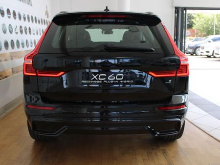 2025-Volvo-XC60-T8-Twin-Engine-Ultimate-Dark-AWD_5