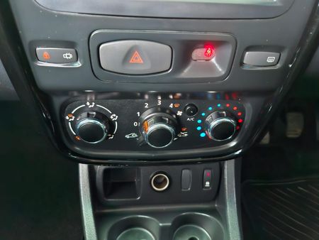 2015-Renault-Duster-15-dCi-Dynamique_18