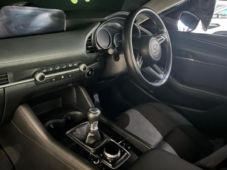 2021-Mazda-3-15-Active_12