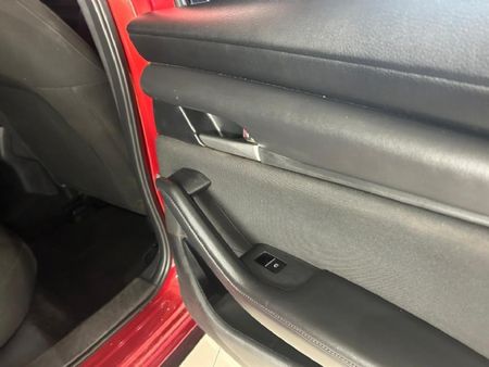 2021-Mazda-3-15-Active_6