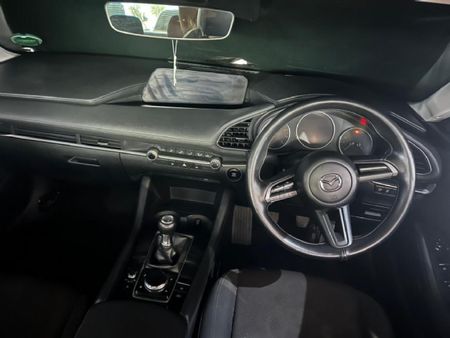2021-Mazda-3-15-Active_8