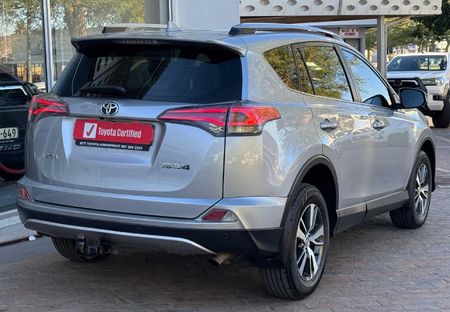 2017-Toyota-RAV4-20-GX_3