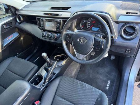 2017-Toyota-RAV4-20-GX_4