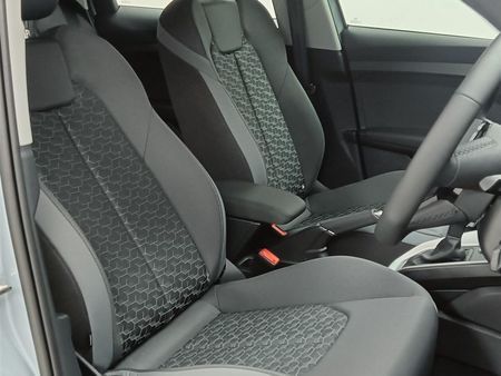 2025-Audi-A1-Audi-A1-Sportback-30TFSI-S-Tronic-Black-Edition_9