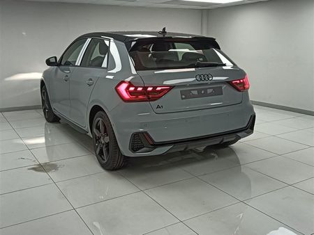 2025-Audi-A1-Audi-A1-Sportback-30TFSI-S-Tronic-Black-Edition_2