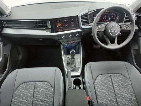 2025-Audi-A1-Audi-A1-Sportback-30TFSI-S-Tronic-Black-Edition_7