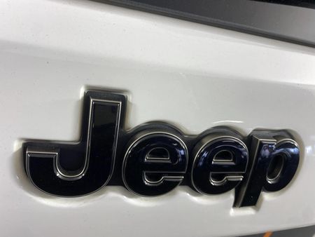 2021-Jeep-Grand-Cherokee-62-SC-Trackhawk_11