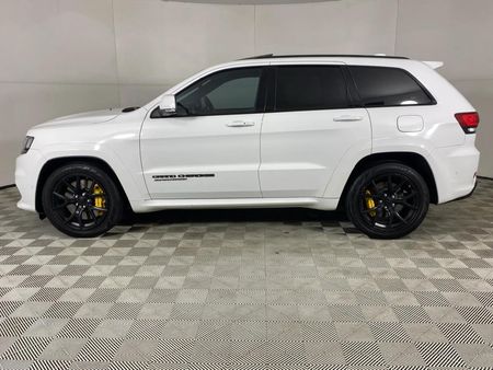 2021-Jeep-Grand-Cherokee-62-SC-Trackhawk_17