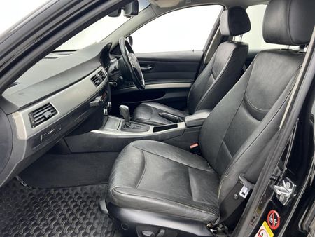 2009-BMW-3-Series-320i-Auto_6