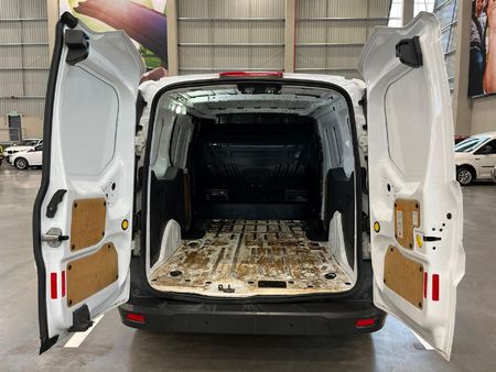 2015-Ford-Transit-Connect-16-TDCi-LWB-Panel-Van_14