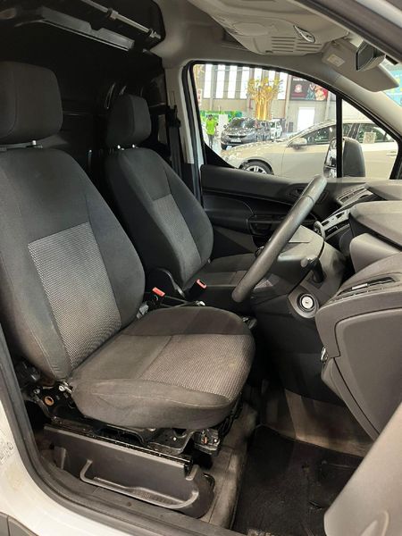 2015-Ford-Transit-Connect-16-TDCi-LWB-Panel-Van_17