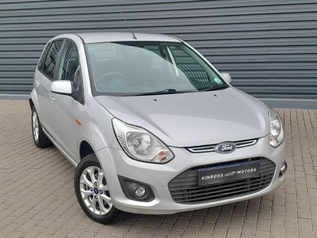 2014-Ford-Figo-14-Ambiente_2