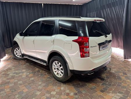 2016-Mahindra-XUV-500-22D-mHawk-7-seat-W8-AWD_4