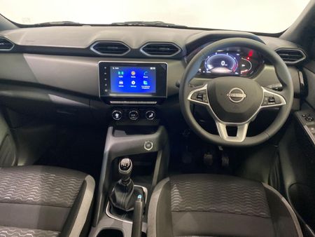 2025-Nissan-Magnite-10-Acenta_9