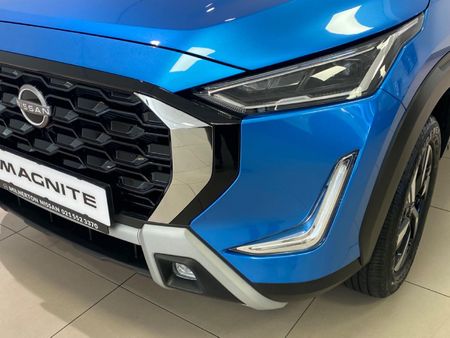 2025-Nissan-Magnite-10-Acenta_17