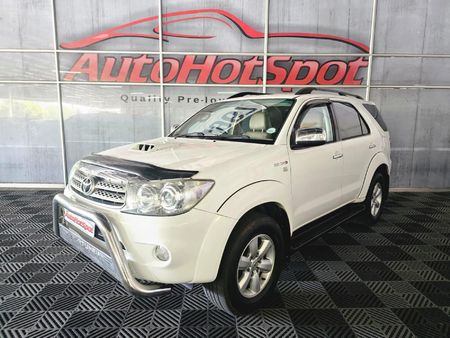 2010-Toyota-Fortuner-30-D-4D-Raised-Body_0