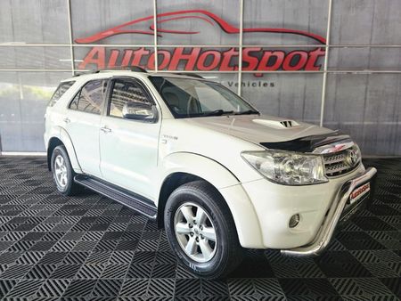 2010-Toyota-Fortuner-30-D-4D-Raised-Body_1