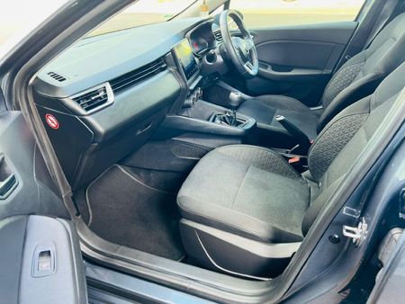 2022-Renault-Clio-V-10T-Zen_11