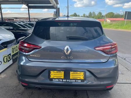 2022-Renault-Clio-V-10T-Zen_4