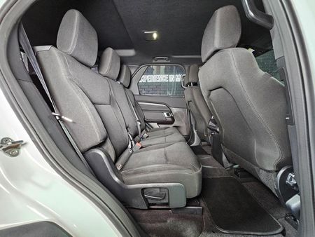 2018-Land-Rover-Discovery-30-TD6-S_19