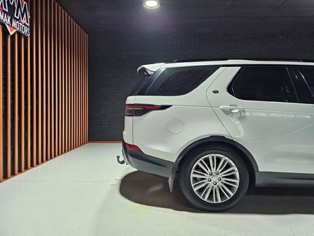 2018-Land-Rover-Discovery-30-TD6-S_26