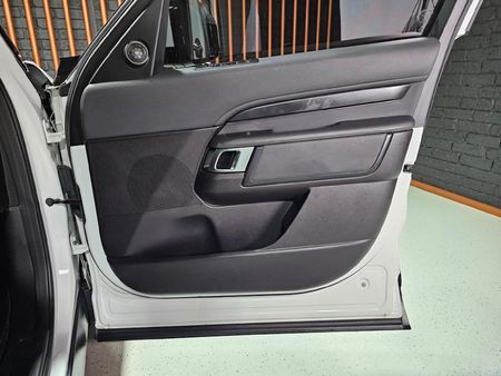 2018-Land-Rover-Discovery-30-TD6-S_6
