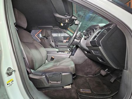 2018-Land-Rover-Discovery-30-TD6-S_8