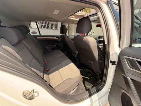 2015-Volkswagen-Golf-VII-14-TSI-Comfortline-Auto_9