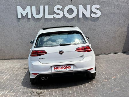 2015-Volkswagen-Golf-VII-14-TSI-Comfortline-Auto_12