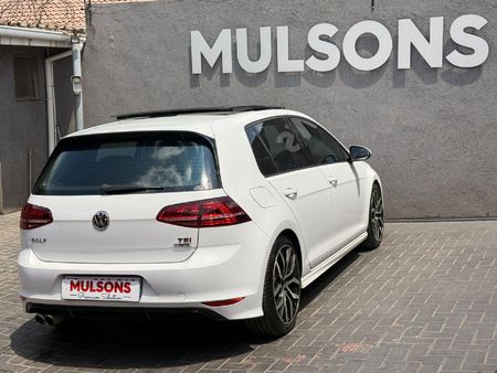 2015-Volkswagen-Golf-VII-14-TSI-Comfortline-Auto_13