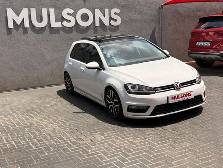 2015-Volkswagen-Golf-VII-14-TSI-Comfortline-Auto_1