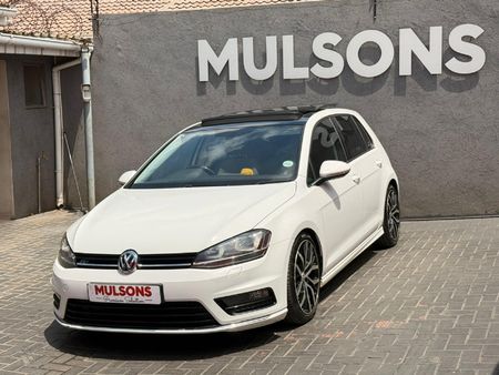 2015-Volkswagen-Golf-VII-14-TSI-Comfortline-Auto_3