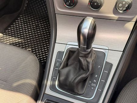 2015-Volkswagen-Golf-VII-14-TSI-Comfortline-Auto_7
