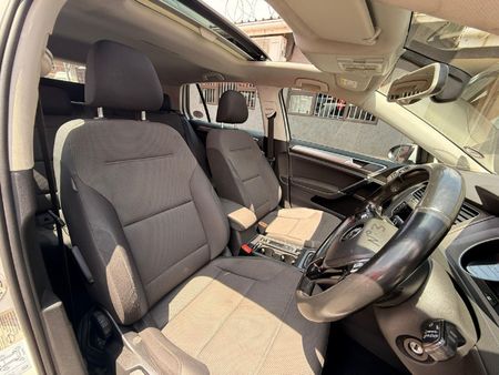 2015-Volkswagen-Golf-VII-14-TSI-Comfortline-Auto_8